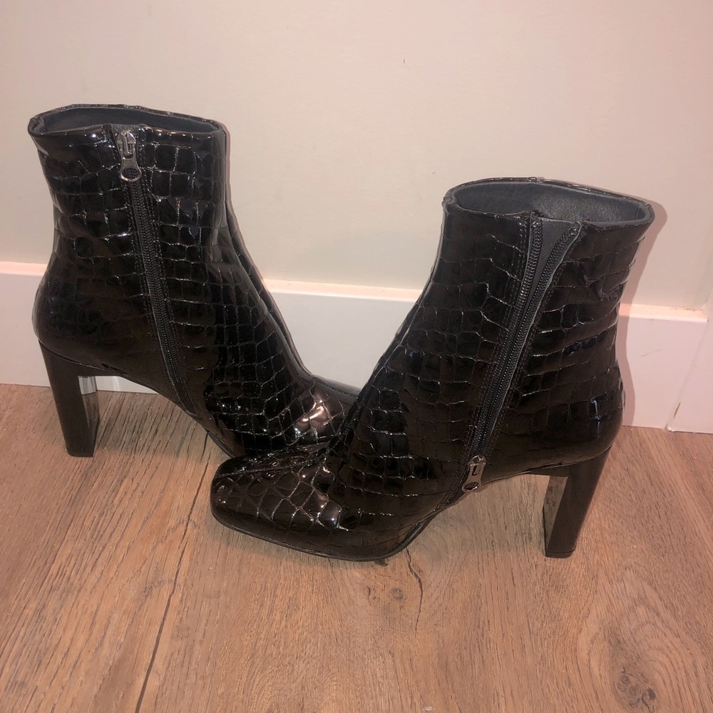 L’INTERVALLE Black Patent Leather Croc Print Square Toe Heel Boots Sz 40 - Picture 3 of 9